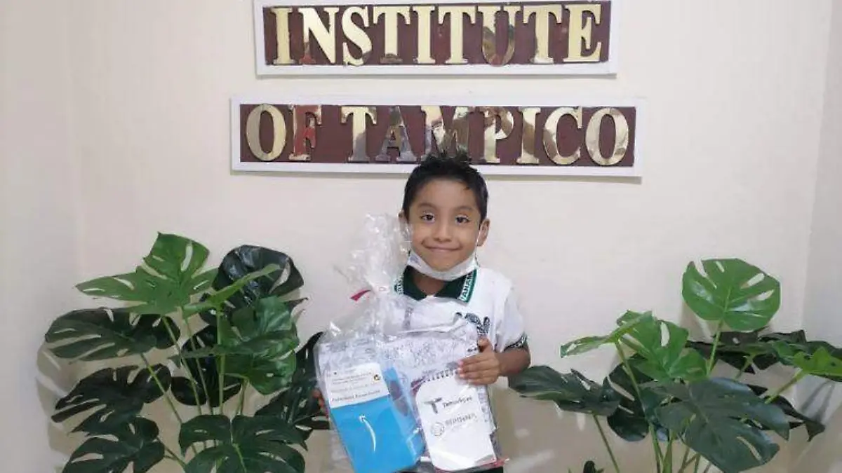 Estudiante de primaria en Tampico destaca en concurso de cómic 